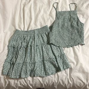 hollister set, cropped tank with matching high waisted skirt
